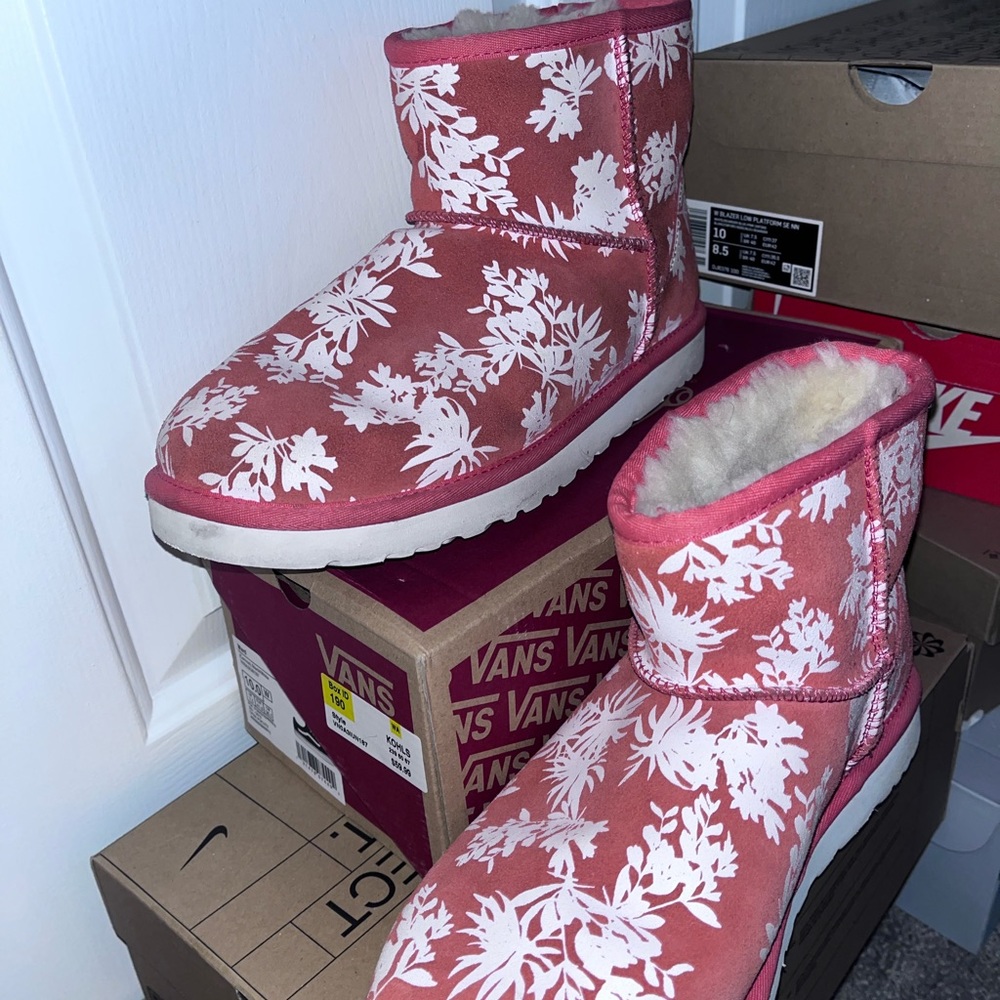 Shoes - Picture 2 of 2